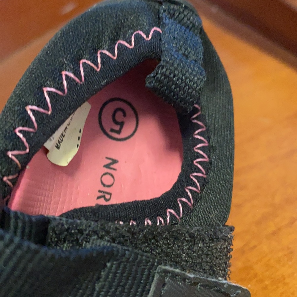 Water Shoes - Picture 2 of 2